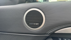 Land Rover Discovery 3.0 D300 Dynamic SE 5dr Auto Diesel Station Wagon